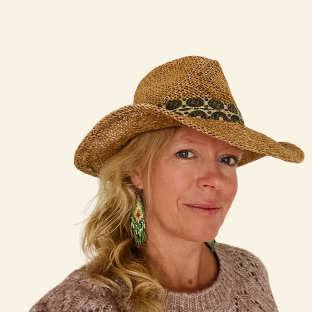 Cute straw hat with ribbon